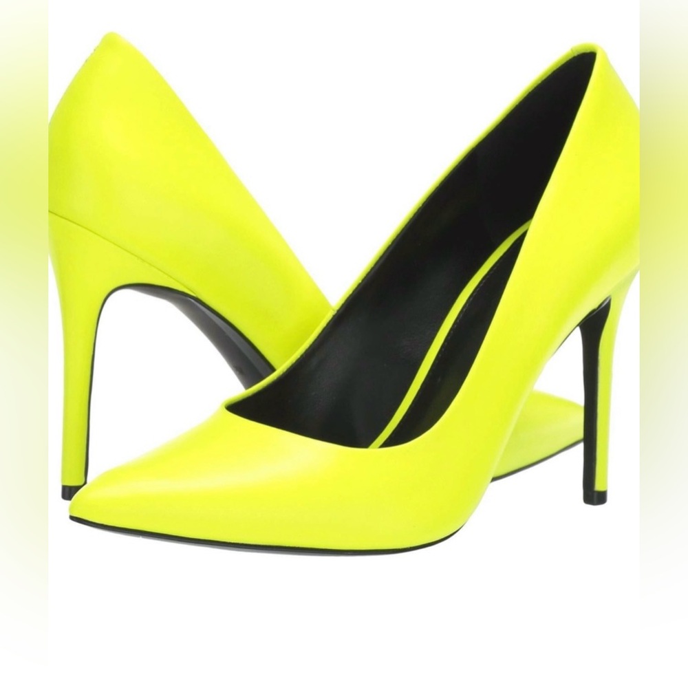Michael Kors Claire Pump - Neon Yellow; Size 5